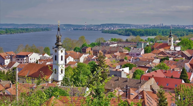 Zdjęcie wysoki kąt widoku miasta na tle nieba