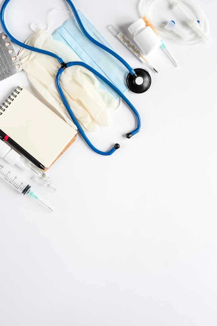 Zdjęcie wysoki kąt widoku okularów na stole