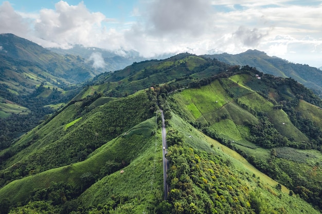 Wysoki Kąt Widzenia Góry I Roadnan Tajlandia