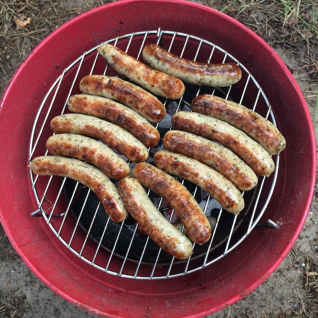 Wysoki kąt widzenia mięsa na grillu