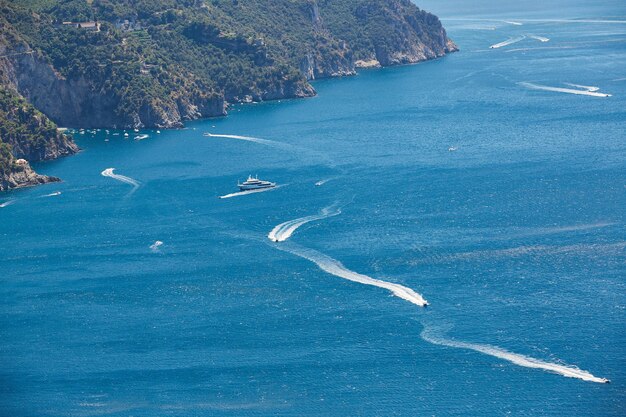 Wysoki kąt widzenia na wybrzeże Minori i Maiori Amalfi Włochy