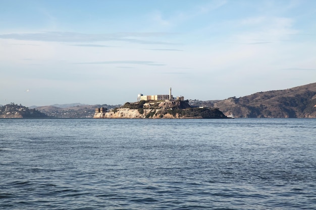 Wyspa Alcatraz słynie w SanfranciscoKaliforniaUSA