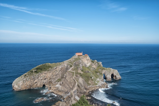 Wyspa Gaztelugatxe. Vizcaya, Kraj Basków (Hiszpania)