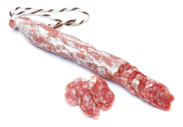 Wysuszona organicznie salami kiełbasa na bielu odizolowywającym