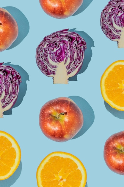 Zdjęcie wzór wykonany ze świeżych owoców i warzyw minimalna koncepcja z bliska