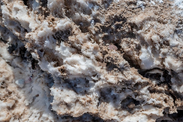 Z bliska widok pola golfowego diabłów, duża solnica znajdująca się w parku narodowym Doliny Śmierci
