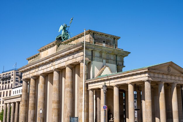 Z Tyłu Bramy Brandenburskiej W Berlinie W Niemczech