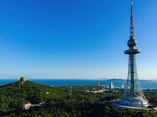 Z widokiem na krajobraz linii wybrzeża miejskiego Qingdao