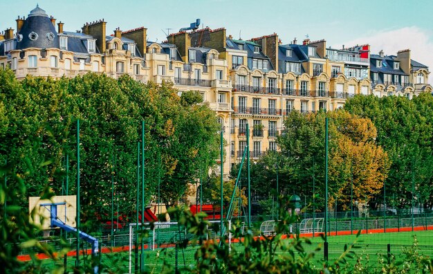 Zabytki przyrody, architektura i życie miasta Paryż we Francji