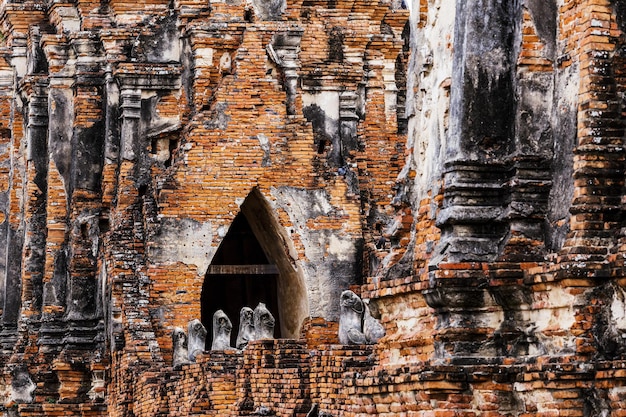 Zabytkowa architektura w Ayutthaya, Tajlandia