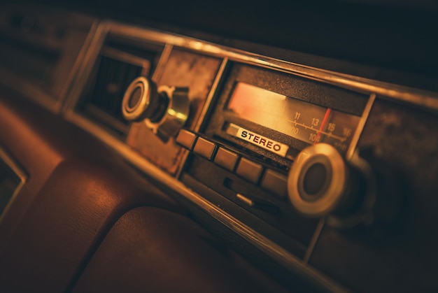 Zabytkowe klasyczne radio samochodowe
