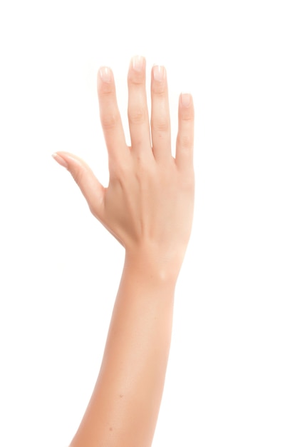 Zadbane dłonie kobiety w gabinecie zdrowotnym lub SPA po zabiegu