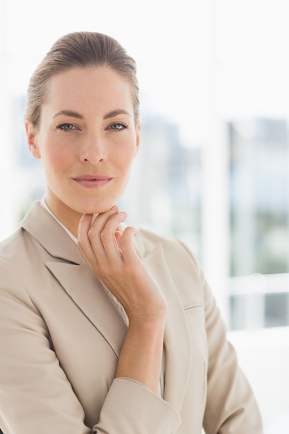 Zakończenie portret młody bizneswoman