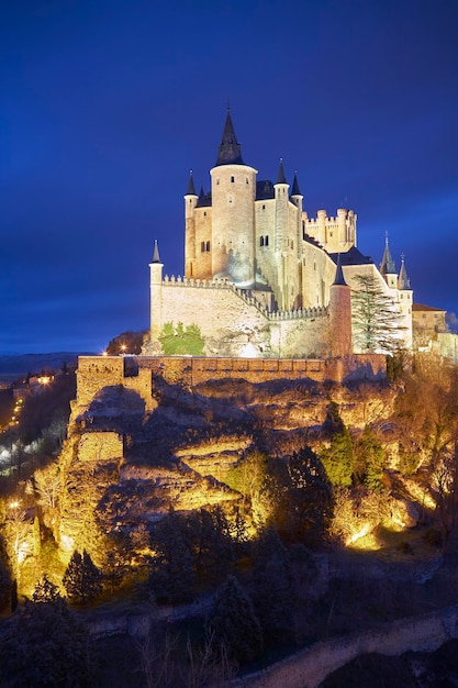 Zdjęcie zamek alcazar w segowii pałac królów kastylii