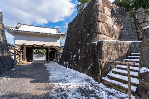Zamek Nijo Honmaru Yagura Turret Brama ze śniegiem w zimie Kioto Japonia