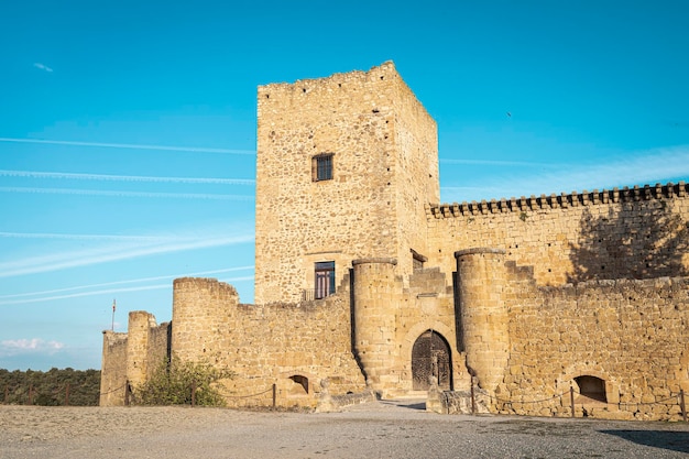 Zamek Pedraza w Segowii, Castilla y Leon, Hiszpania. Zamek rzymski i arabski