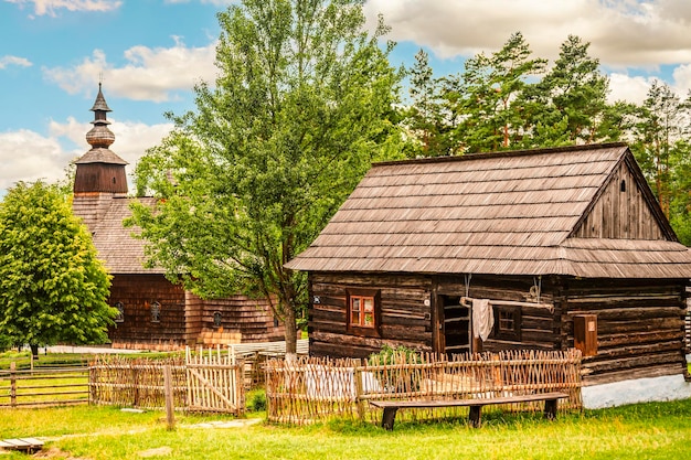 Zamek Stara Lubovna I Skansen Ludowy Słowacja Lubowiński Skansen Jest Ekspozycją Etnograficzną W Przyrodzie Temat Architektoniczny