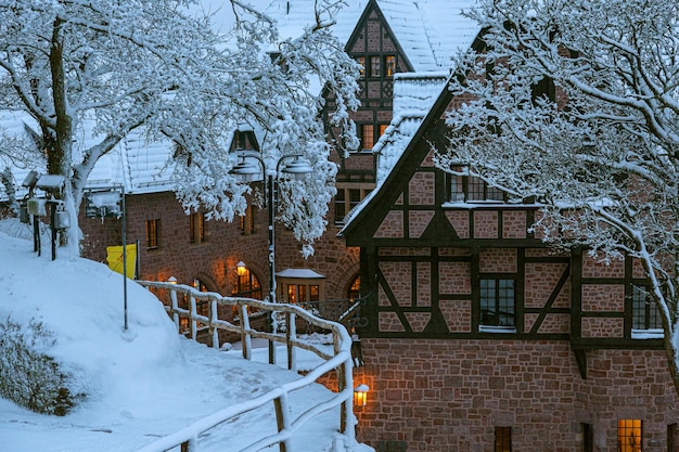 Zamek Wartburg w Niemczech w pobliżu miasta Eisenach zimą