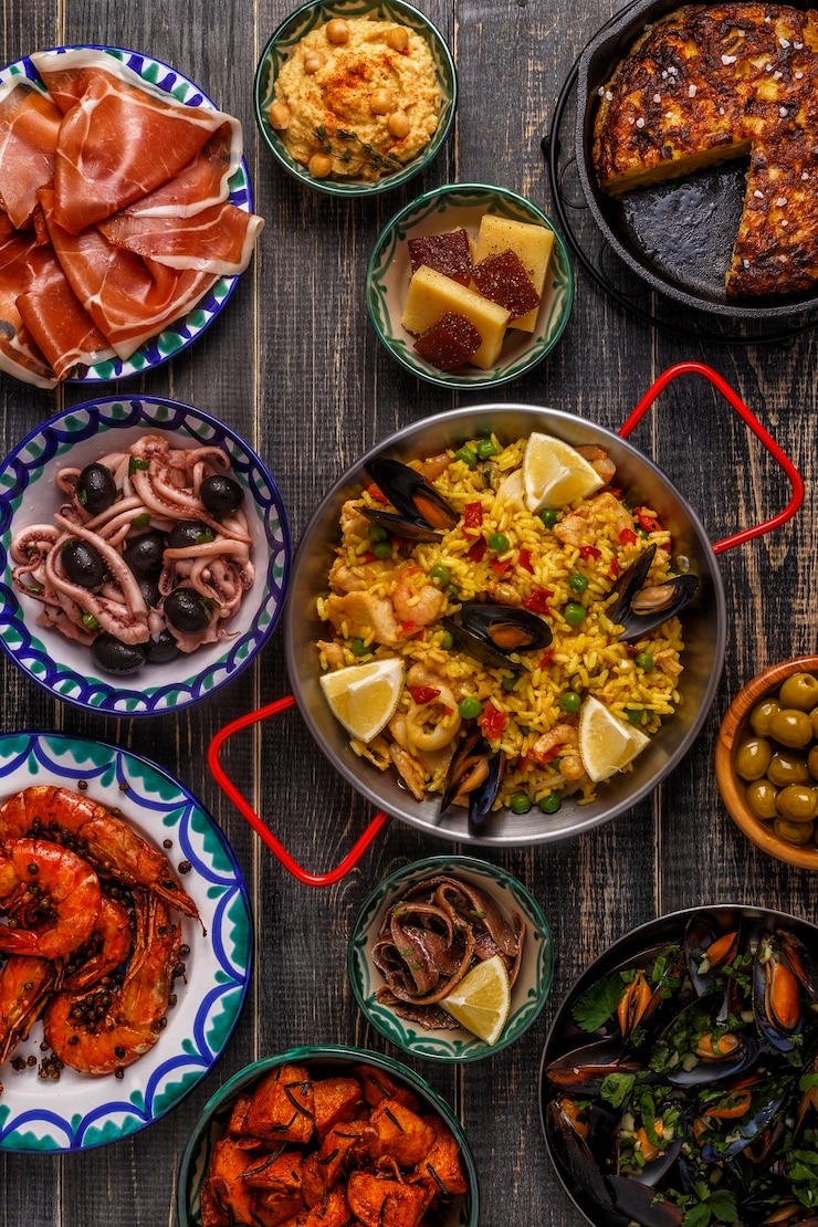 Zdjęcie zamknij się na wybór typowych hiszpańskich tapas