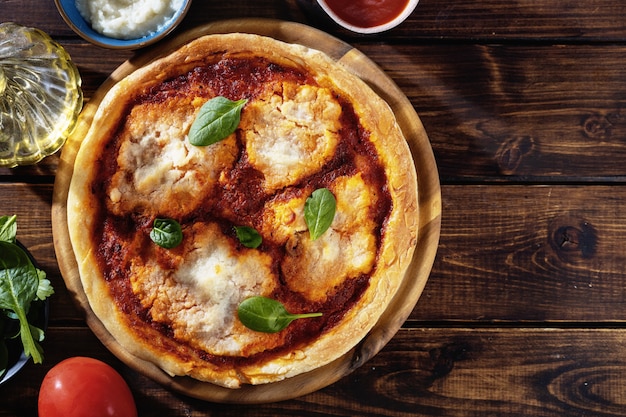 Zamknij Się Wegańska Pizza Margherita Z Kremowym Serem Kalafiorowym