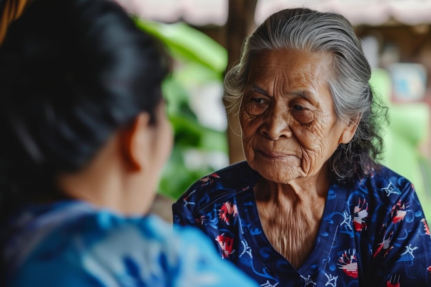 Zapewnienie wszechstronnego wsparcia i budowania społeczności dla starszej kobiety