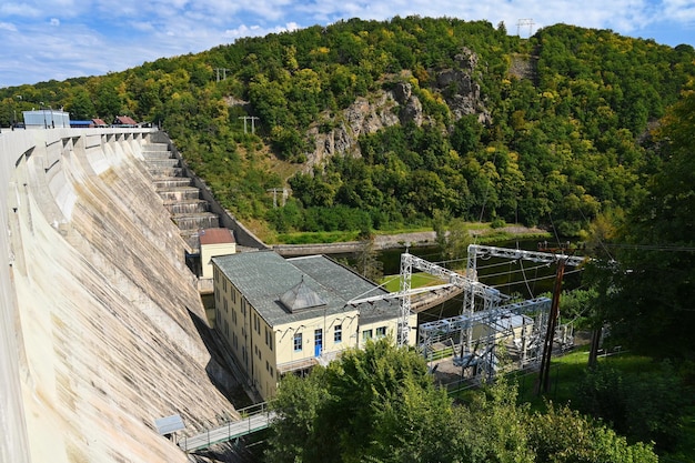 Zdjęcie zapora wodna virczechyeuropa zbiornik wody pitnej i elektrownia hydrauliczna