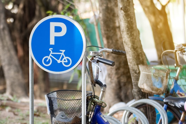 Zdjęcie zarejestruj się na parking dla rowerów.