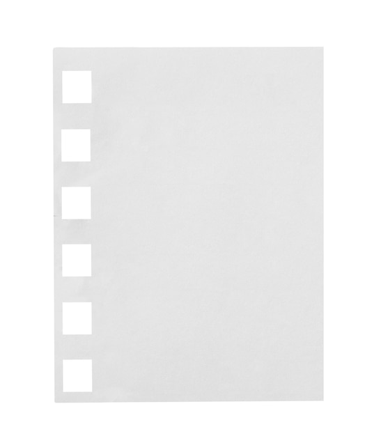 Zdjęcie zbiór białych rozerwanych kawałków papieru na białym tle każdy jest strzelany oddzielnie