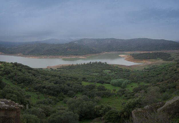 Zbiornik Guadarranque Zamek Castellar Andaluzja Hiszpania