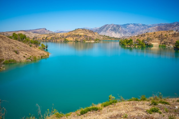 Zbiornik wodny Mountain Lake Emerald za tamą Oymapinar Green Canyon w regionie Manavgat Turcja