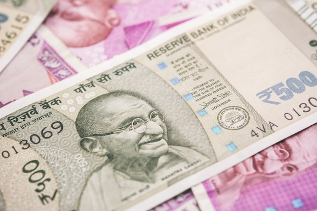 Zbliżenie banknot rupii indyjskiej