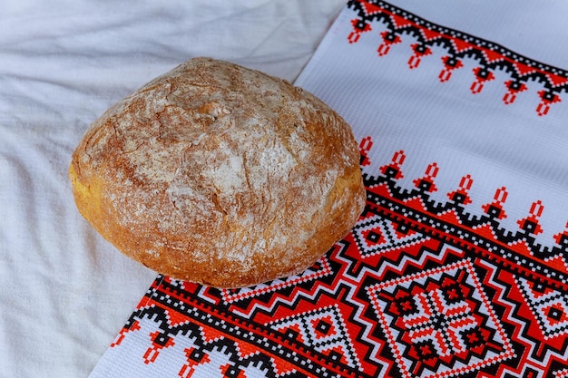 Zbliżenie chleba na stole