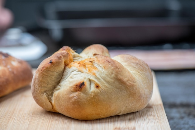 Zbliżenie czosnku na stole