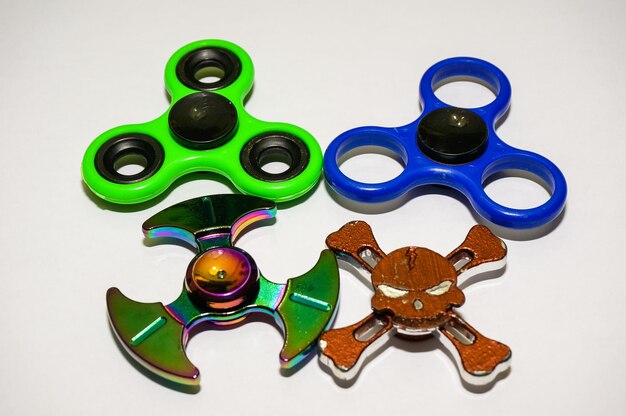 Zbliżenie Fidget Spinnerów Na Stole