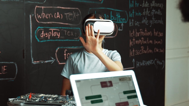 Zbliżenie inteligentnego afrykańskiego systemu programowania dla studentów w Blackboard Edification