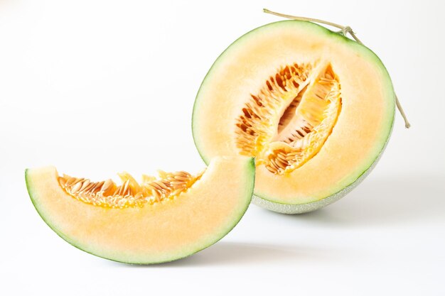 Zbliżenie melonu na białym tle