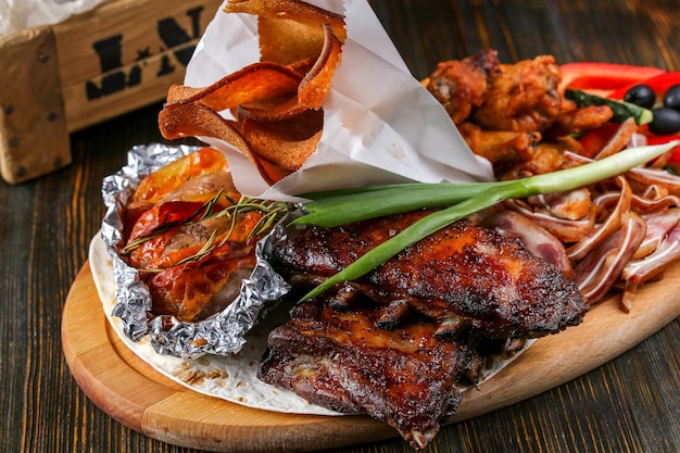 Zbliżenie mięsa na grillu
