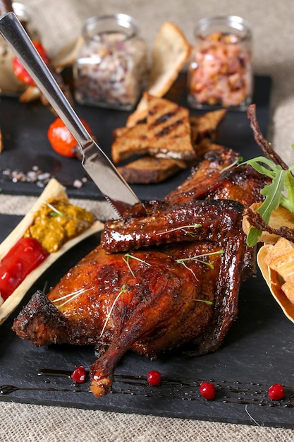 Zbliżenie mięsa na grillu
