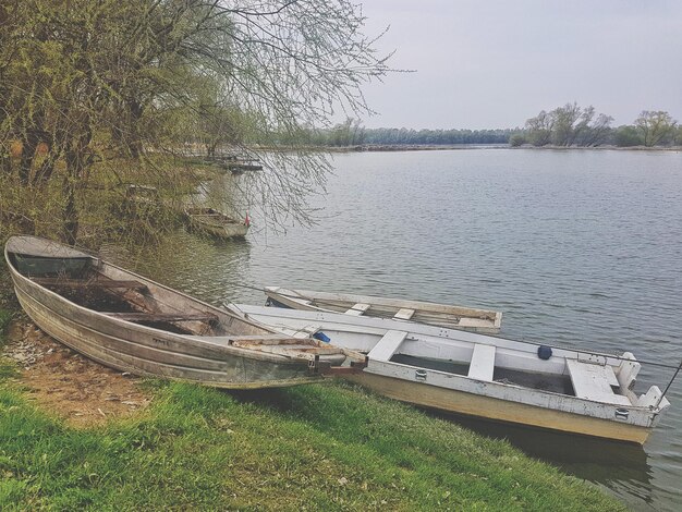 Zdjęcie zbliżenie morza na tle nieba