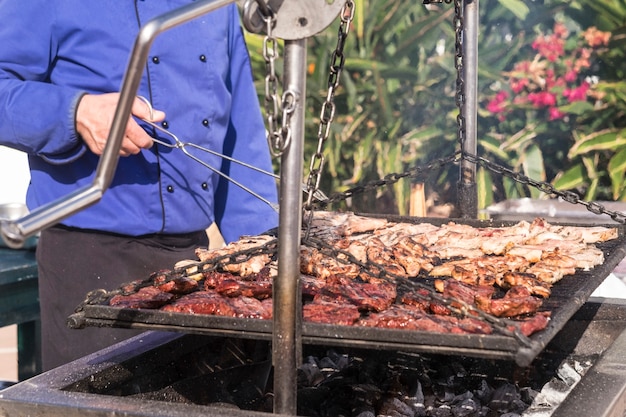 Zbliżenie Na Zewnątrz Duży Grill Bbq Grill Dla Restauracji Lub Gastronomii Koncepcja Biznesowa