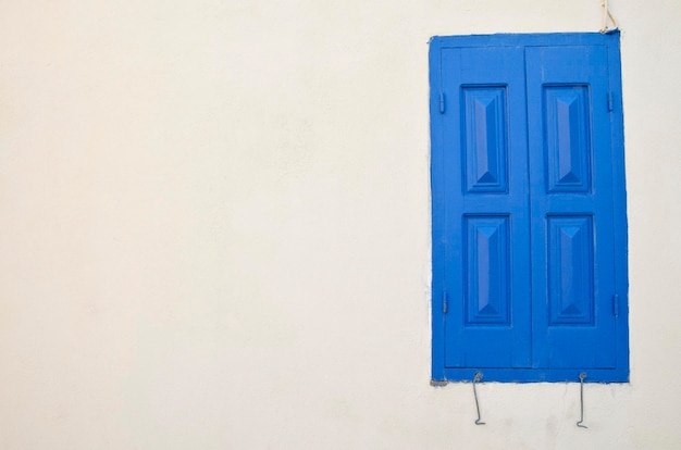 Zdjęcie zbliżenie niebieskich drzwi