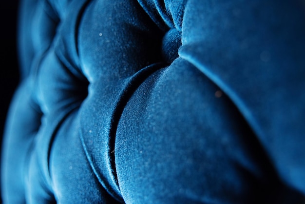 Zdjęcie zbliżenie niebieskiej kanapy