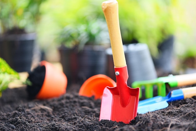 Zdjęcie zbliżenie plastikowej torby na lądzie