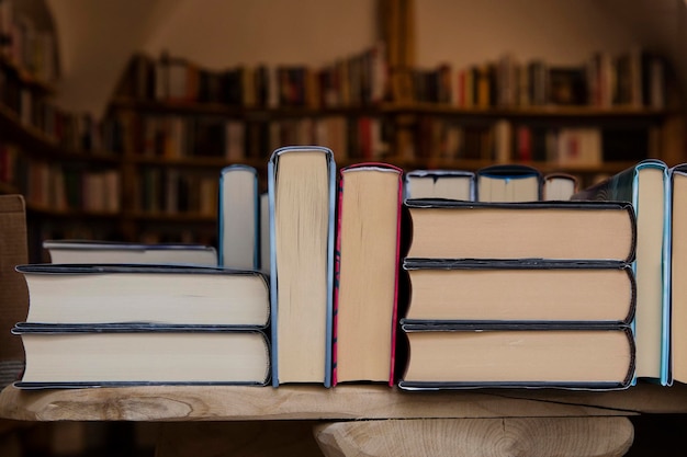 Zbliżenie półki biblioteki