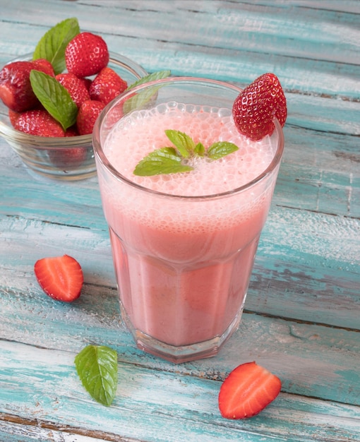 Zbliżenie smoothie truskawkowego