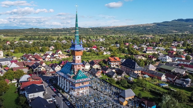 Zdjęcia lotnicze z drona Wesołego Cmentarza w Sapanta, region Maramures w Rumunii