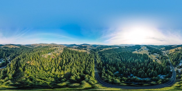 Zdjęcie zdjęcie gór leśnych panorama 360 stopni