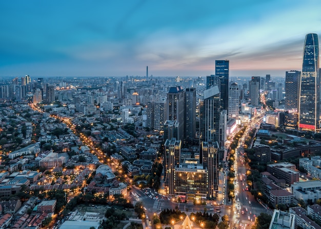 Zdjęcie lotnicze miasta Tianjin budynku panoramę nocnego widoku