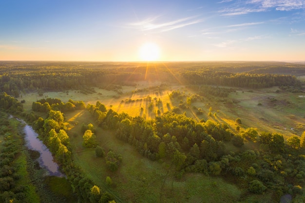 Zdjęcie lotnicze pięknego poranka