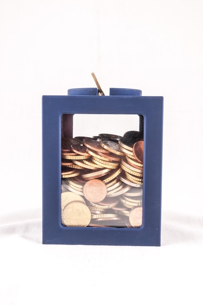 Zdjęcie pojemnika na monety koncepcji koncepcji pieniędzy biznesowych
